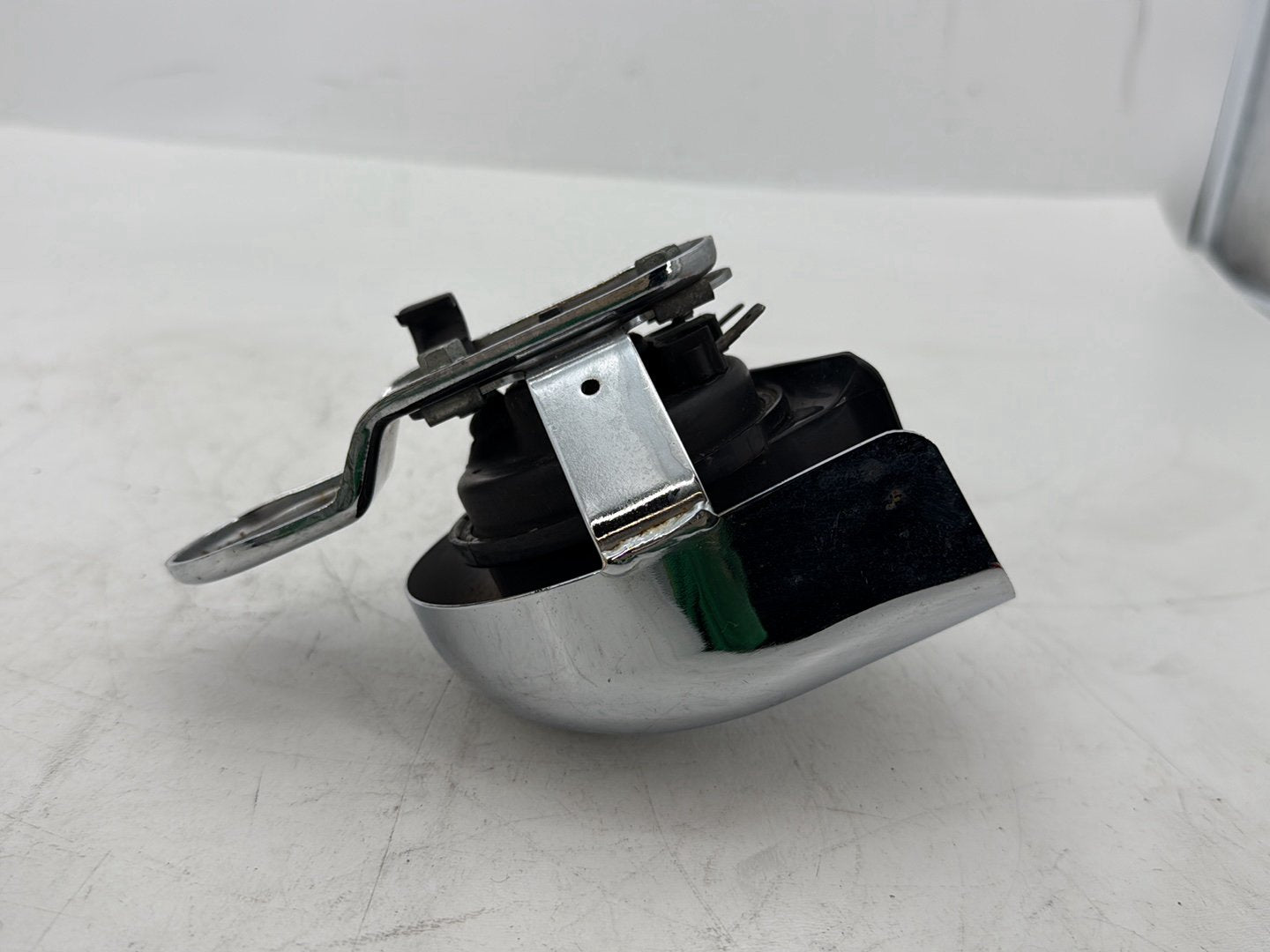 2008 Harley Touring FLHTCU Electra Glide Ultra OEM Horn Signal Klaxon Chrome Cover