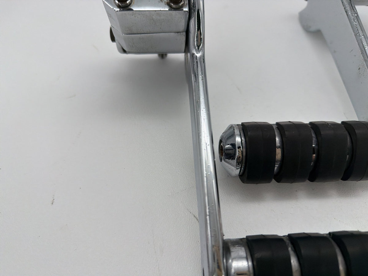 2006 Harley Electra Touring Classic Passenger Left & Right Foot Pegs Kuryakin