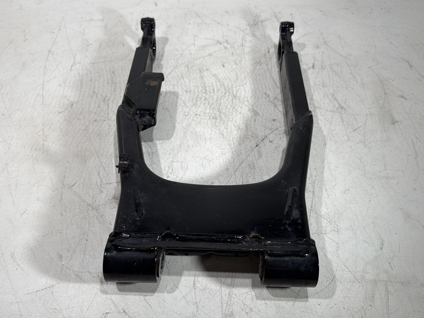 2006 Harley Touring FLHTCI Electra Glide Classic OEM Rear Fork Swingarm Swing Arm