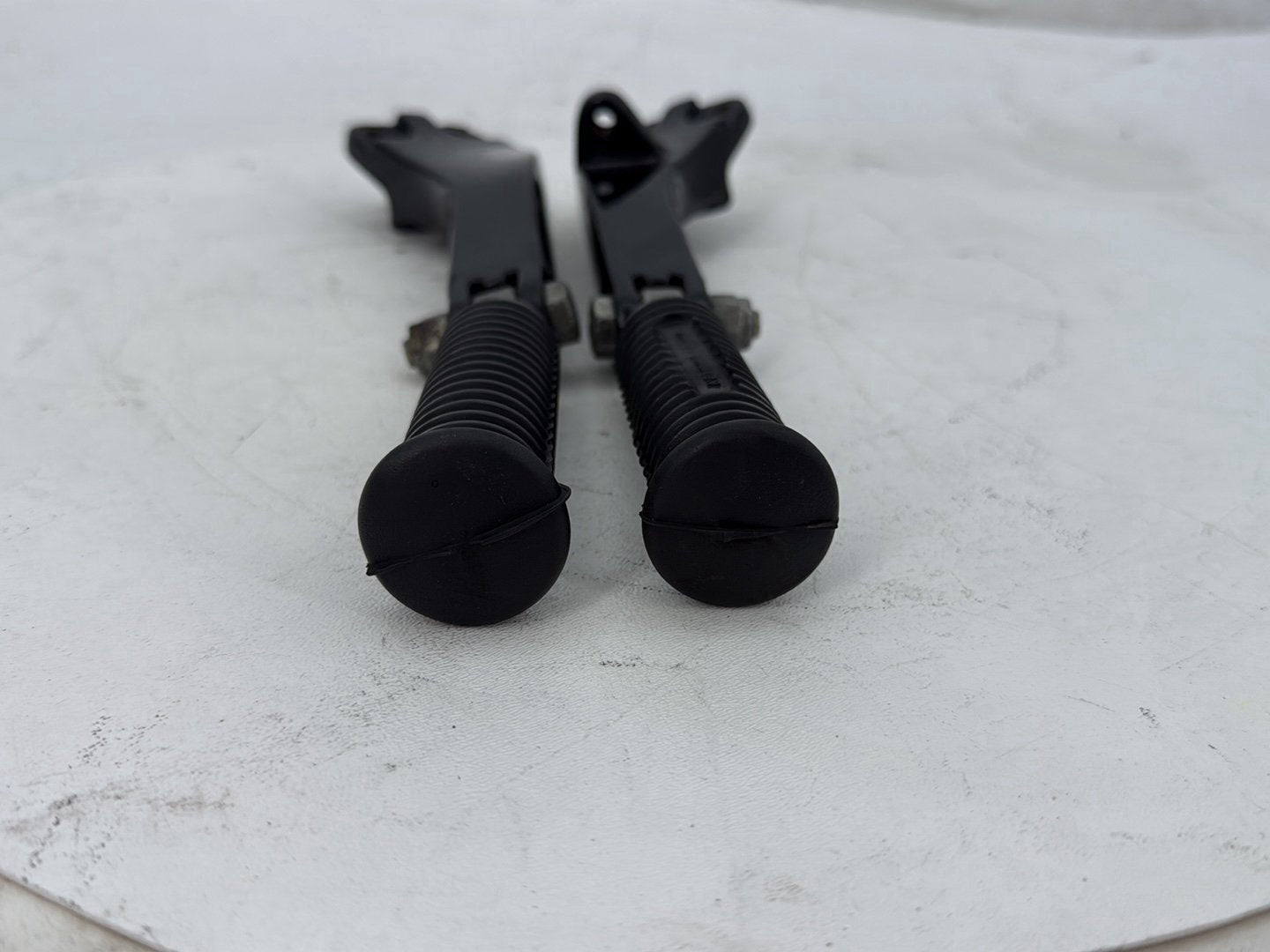 2006 Harley Dyna Super Glide Custom FXDCI OEM Passenger Left & Right Foot Pegs