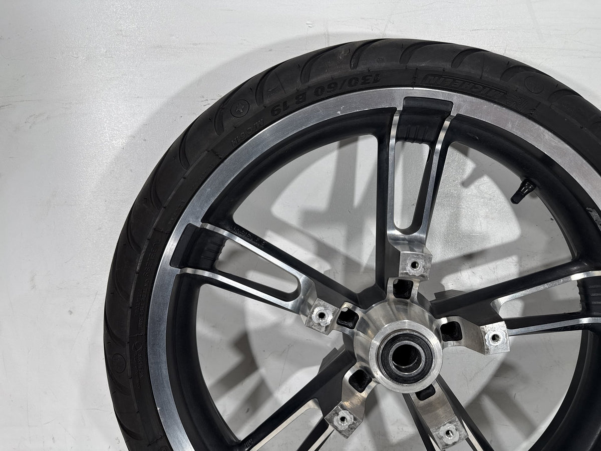 2006 Harley Street Glide Touring FLHX OEM Front Wheel Rim Tire 130/60B19 19"