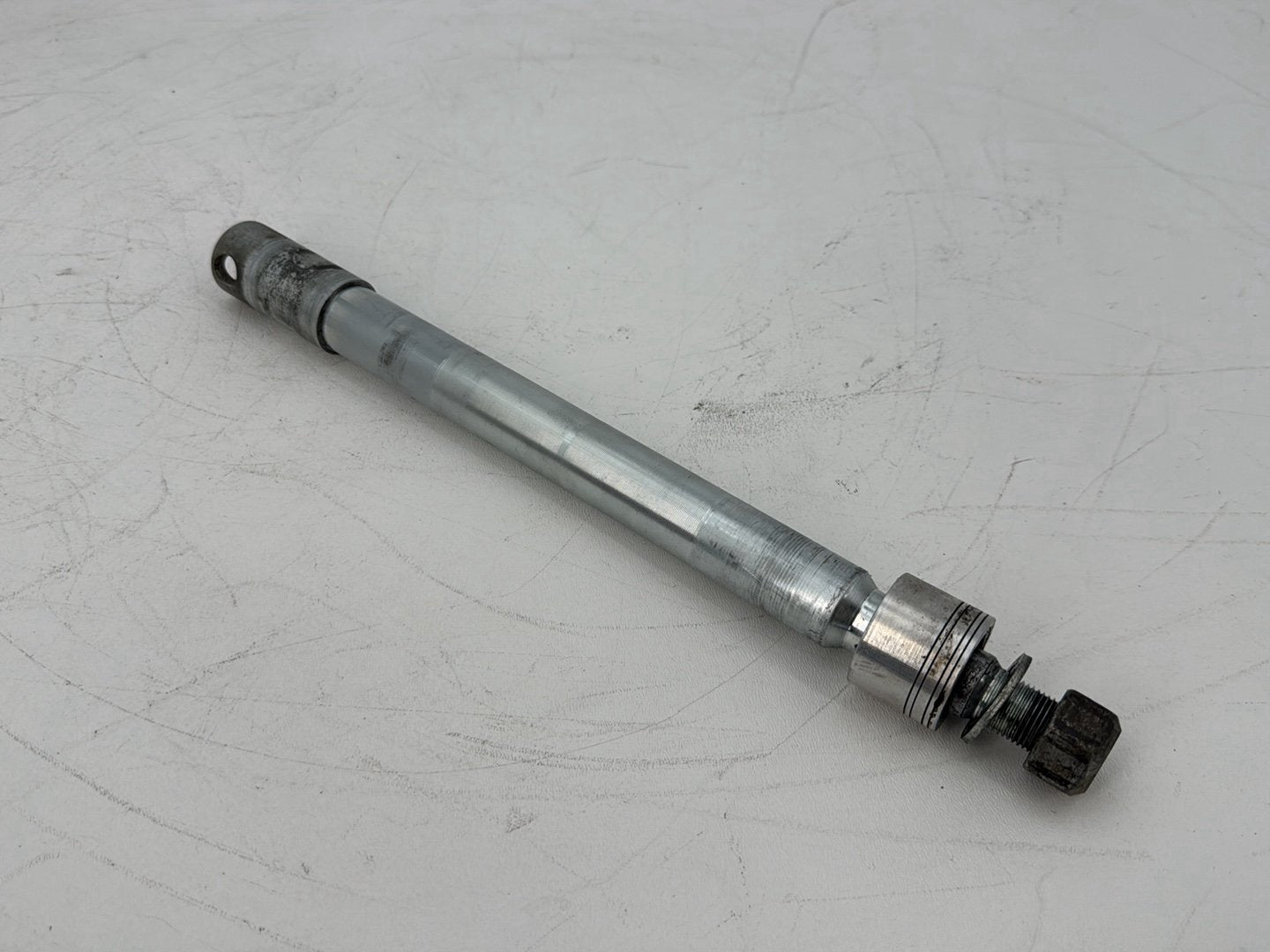 2008 - 2016 Harley-Davidson Touring Electra Glide Ultra Front Wheel Axle Bolt Shaft 41547-07A