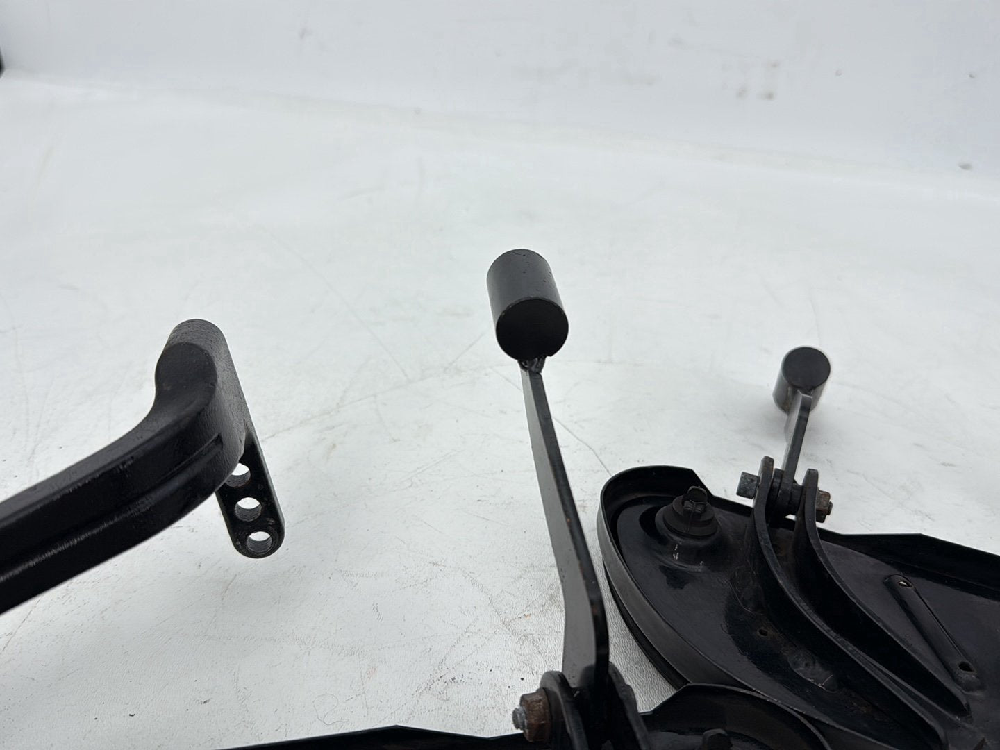 1999 - 2006 Harley-Davidson Touring Road King Police Left Right Driver Floorboard Foot Rest 47365-83C