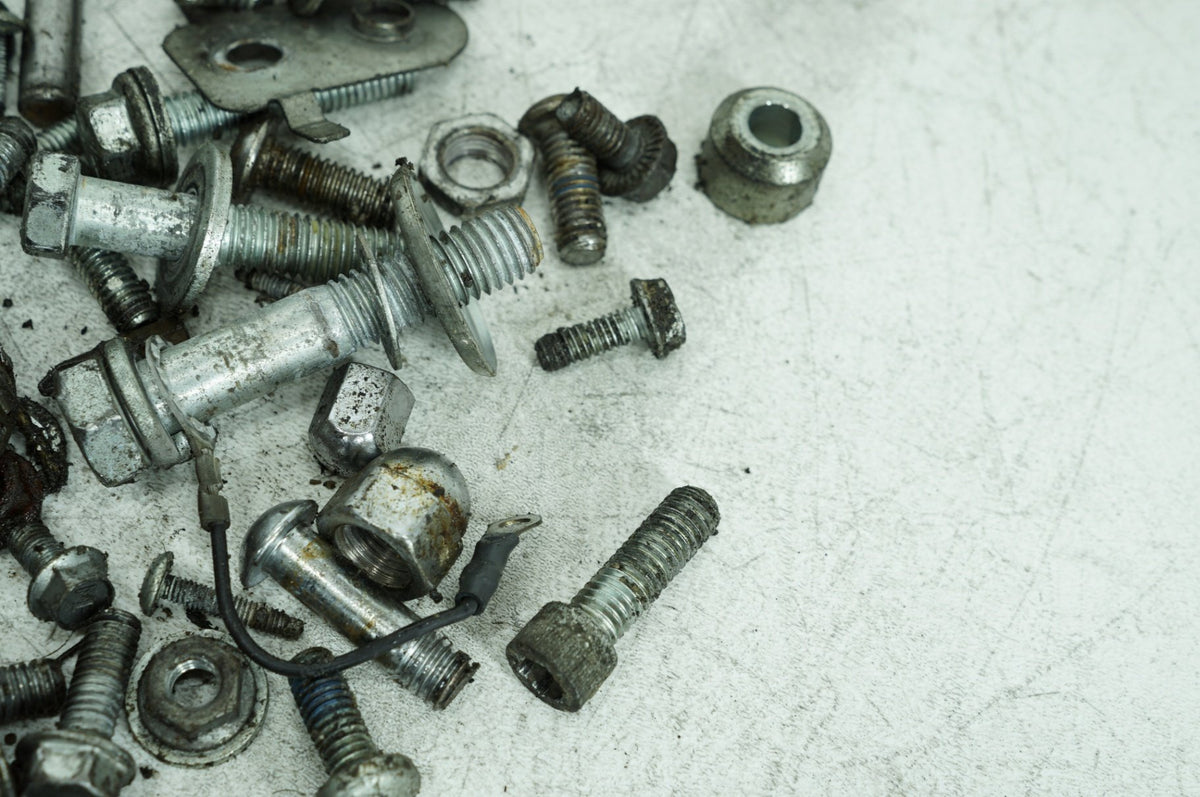 2005 Harley-Davidson Dyna FXDL - Hardware Bolts Nuts & Brackets