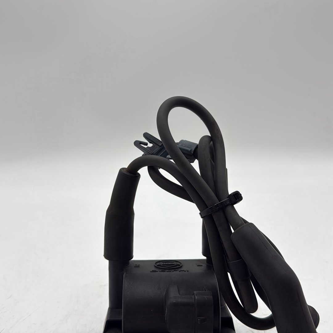 2007 - 2012 Harley-Davidson Touring Electra Glide Classic Ignition Coil Spark Plugs Cable  	31696-07A