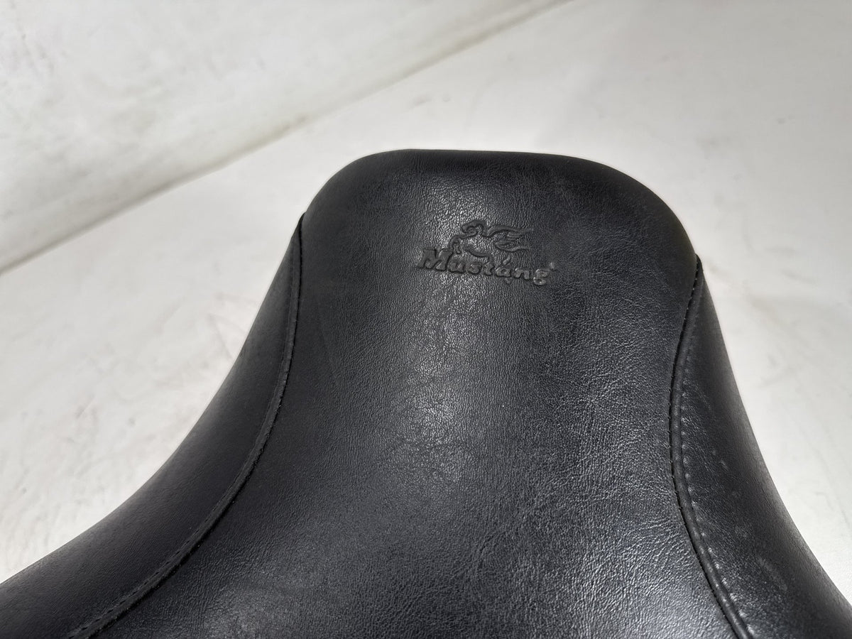 2006 Harley Road King Touring Custom Passenger Rider Driver Seat Saddle MUSTANG