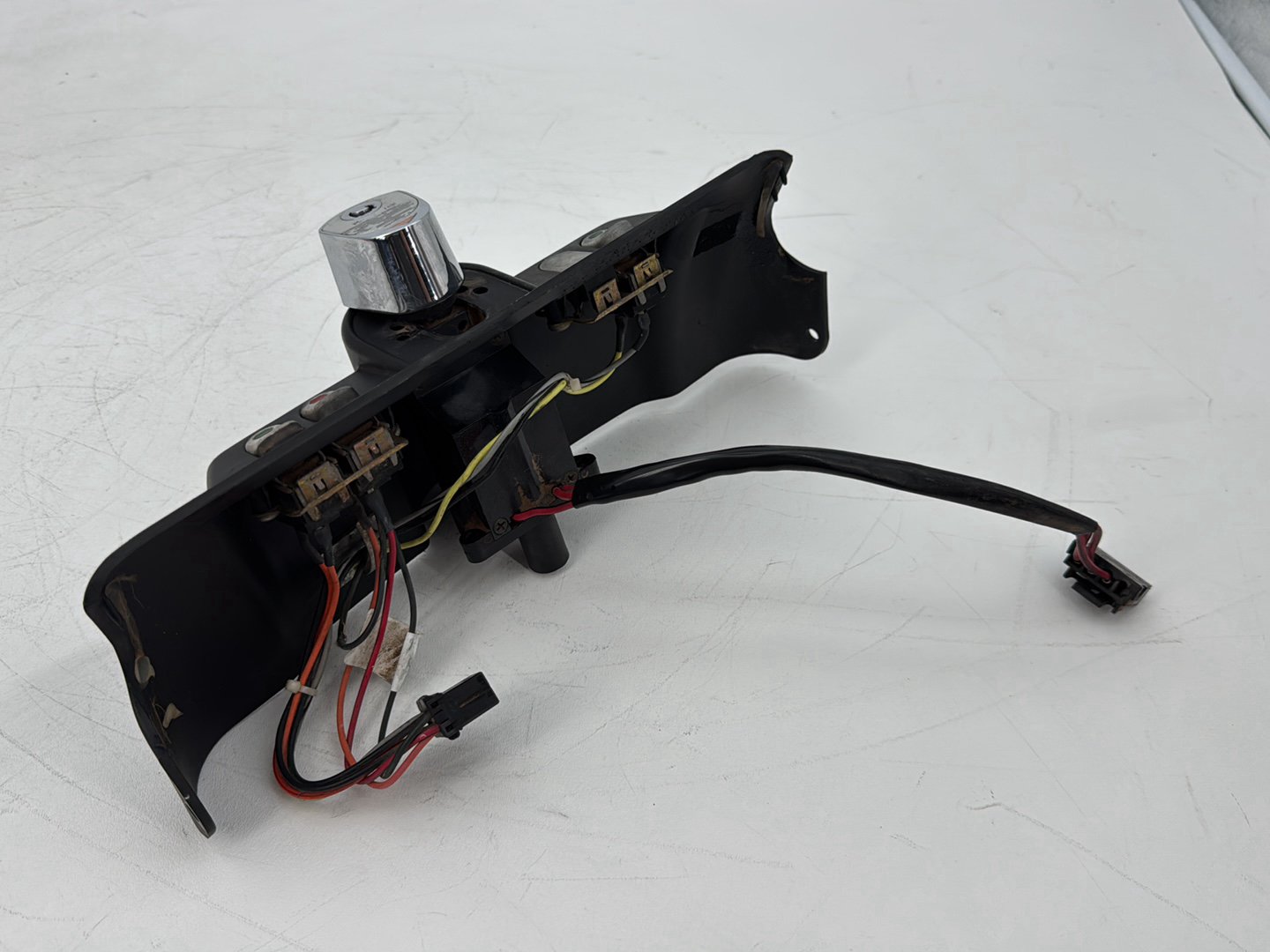 1999 - 2006 Harley-Davidson Touring Electra Glide Classic Dash Ignition Cap Switch Lockset NO Key 58510-96 , 53574-93A