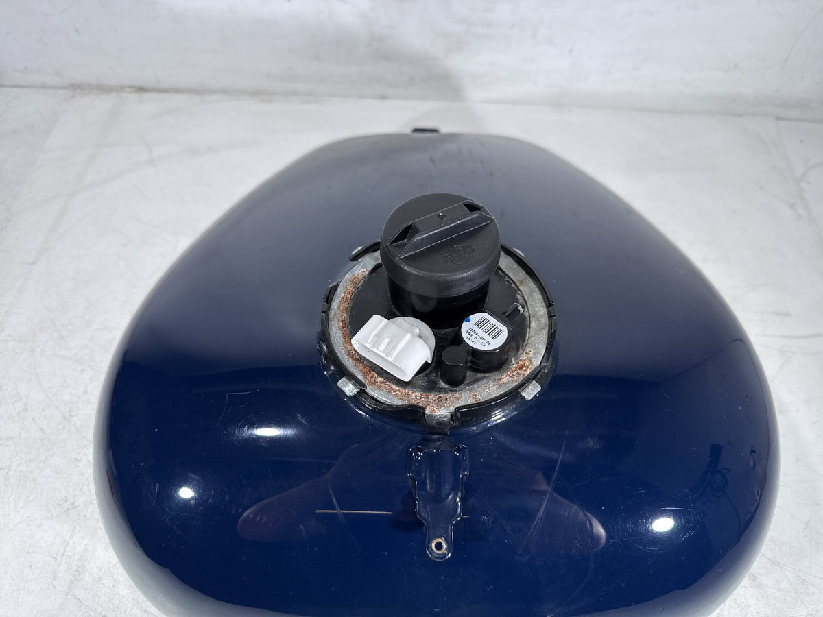 2011 Harley Electra Touring Police OEM Fuel Gas Tank Gasoline Reservoir & Pump
