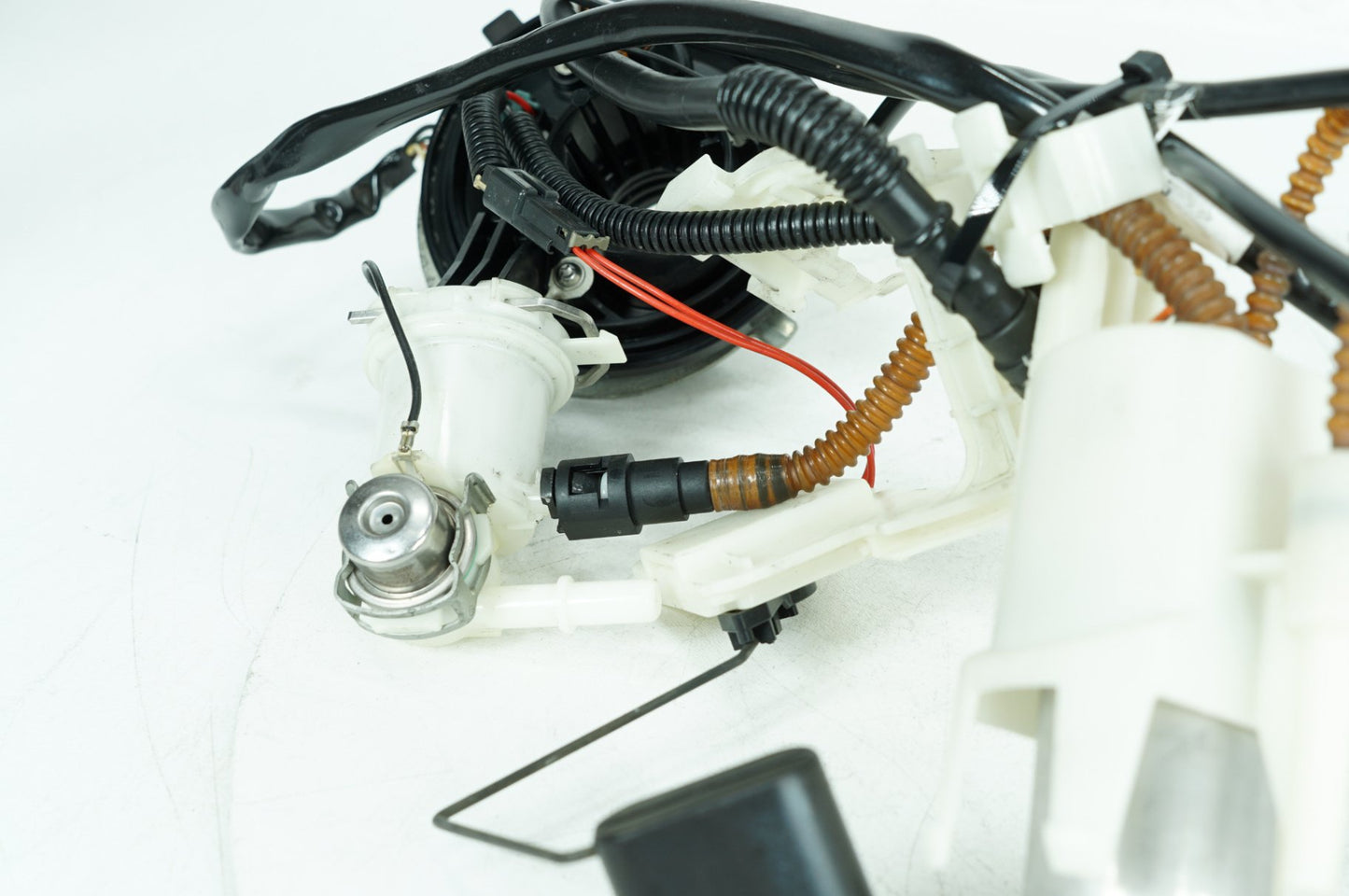 2007 - 2012 Harley-Davidson Touring Electra Glide Ultra Gas Gasoline Fuel Petrol Pump Sending  	62908-08