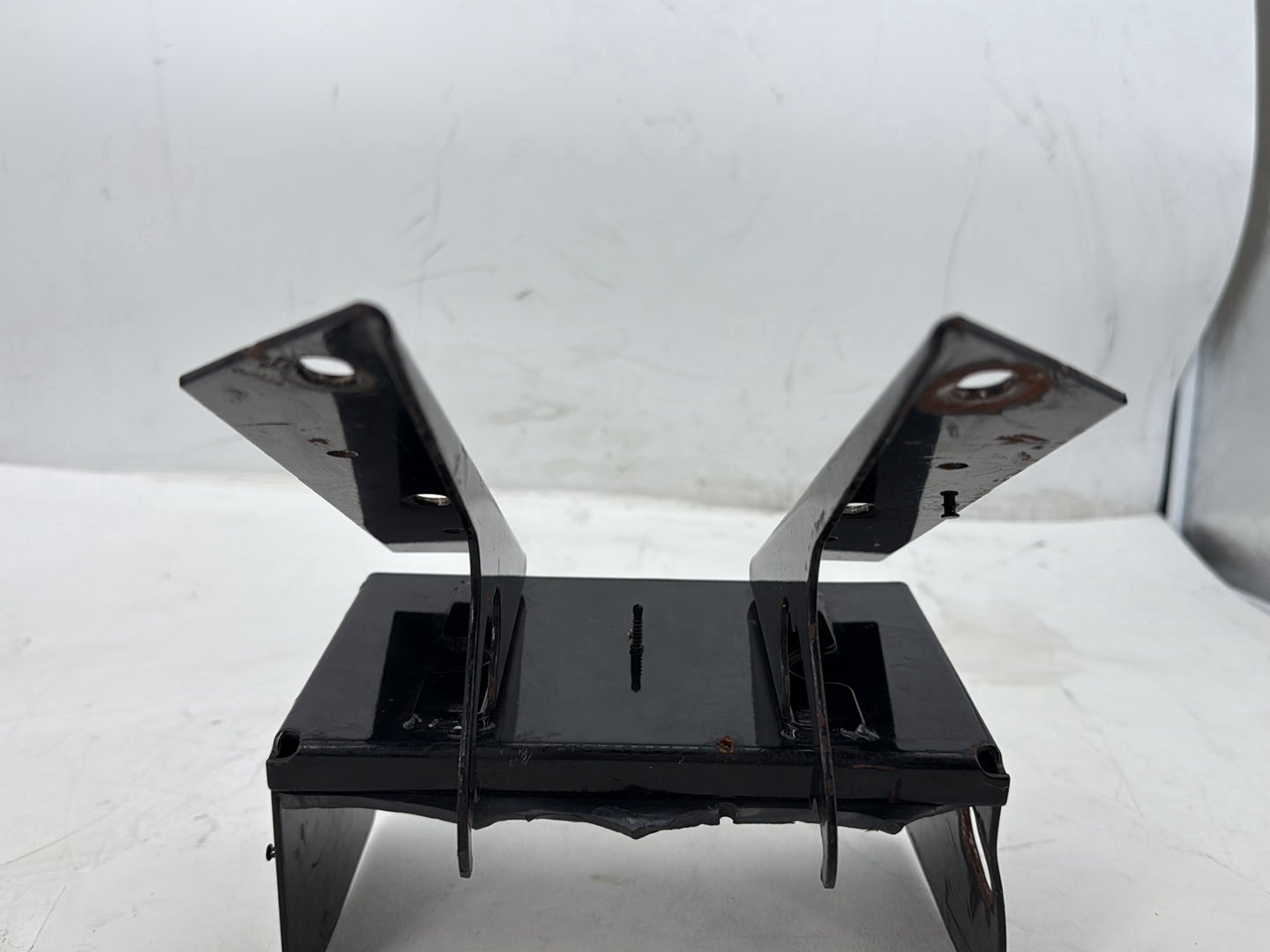 2005 Harley Road Glide Touring FLTRI OEM Inner Fairing Mount Support Bracket