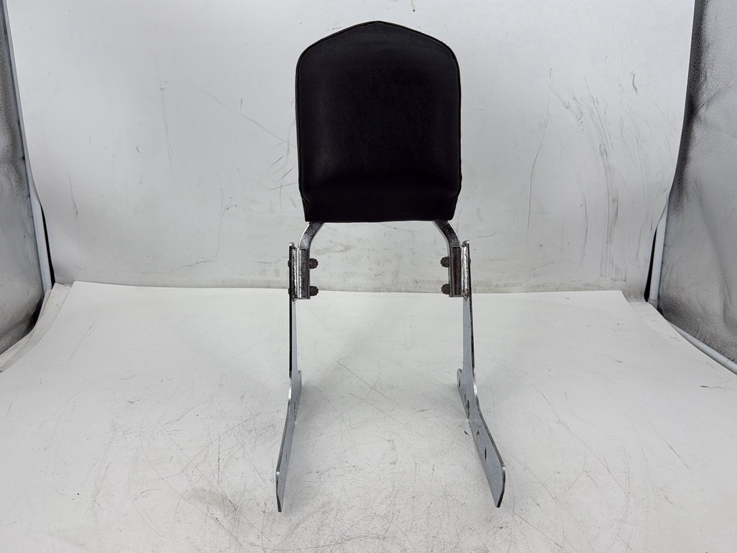 2009 Harley Sportster 883 Low XL883L OEM Rear Sissy Bar w/ Backrest Cushion Pad