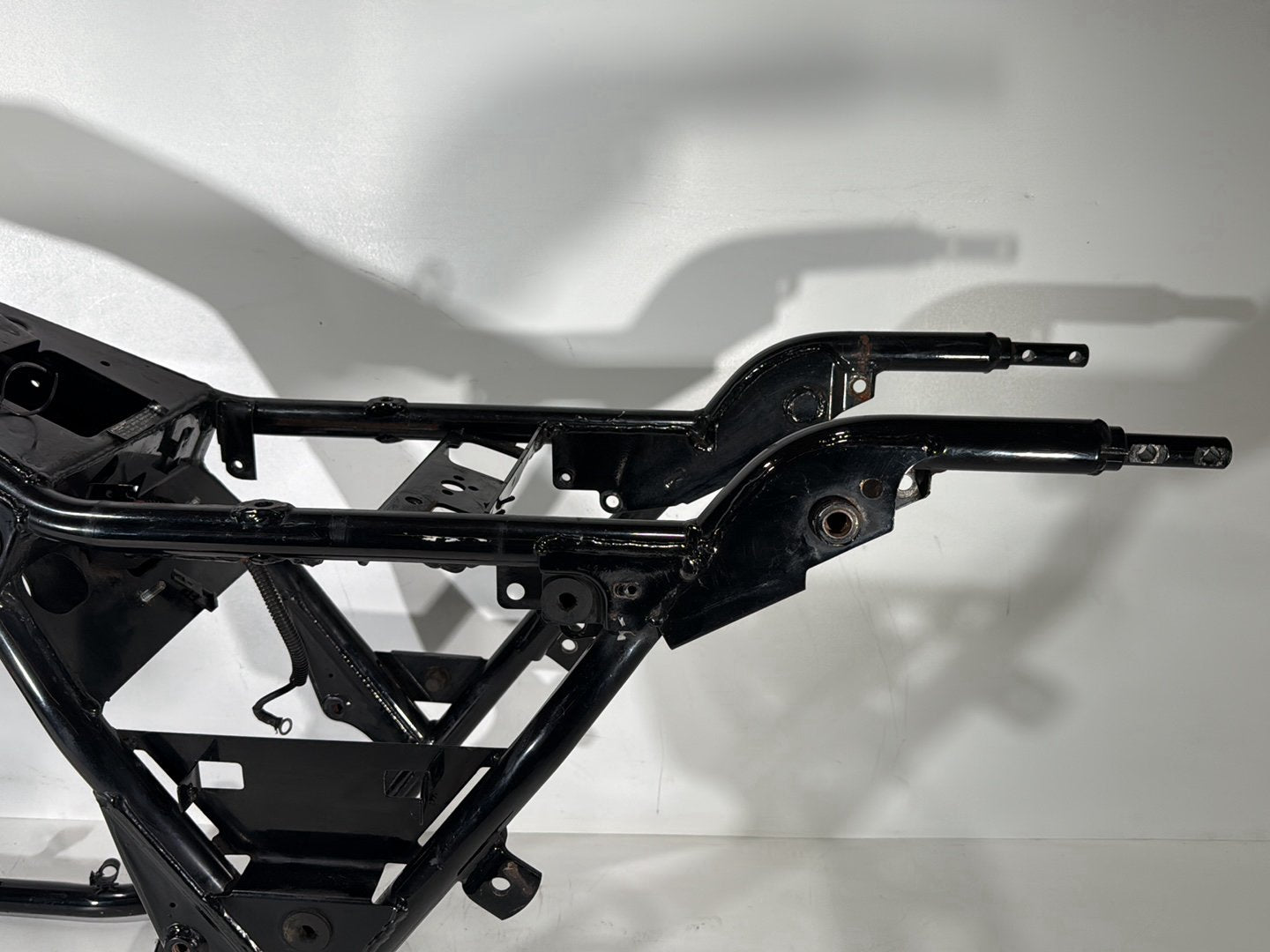 1999 - 2006 Harley-Davidson Touring Electra Glide Classic Body Main Frame Chassis CLN CLR 47900-01