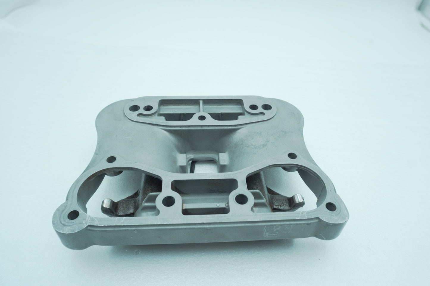 1991 - 2003 Harley-Davidson Sportster  Twin Cam Lower 1 Rocker Box 17543-99A 17501-86B