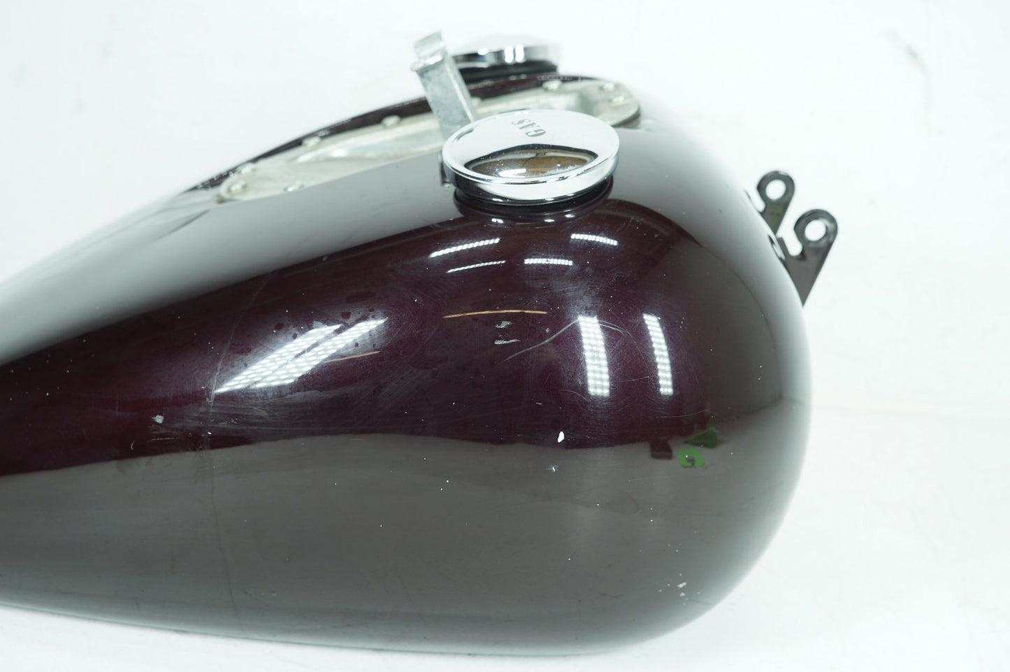 1999 - 2006 Harley-Davidson Dyna Street Bob Gas Gasoline Fuel Tank Reservoir  61597-06