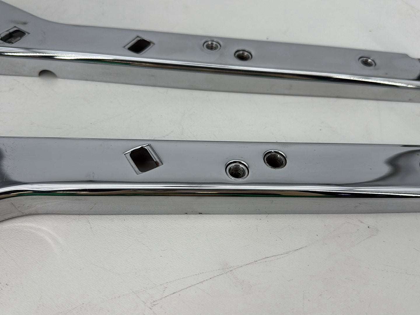 1999 - 2006 Harley-Davidson Touring CVO Screamin Eagle Road King Rear Left & Right Saddlebag Fender Support 90718-79C