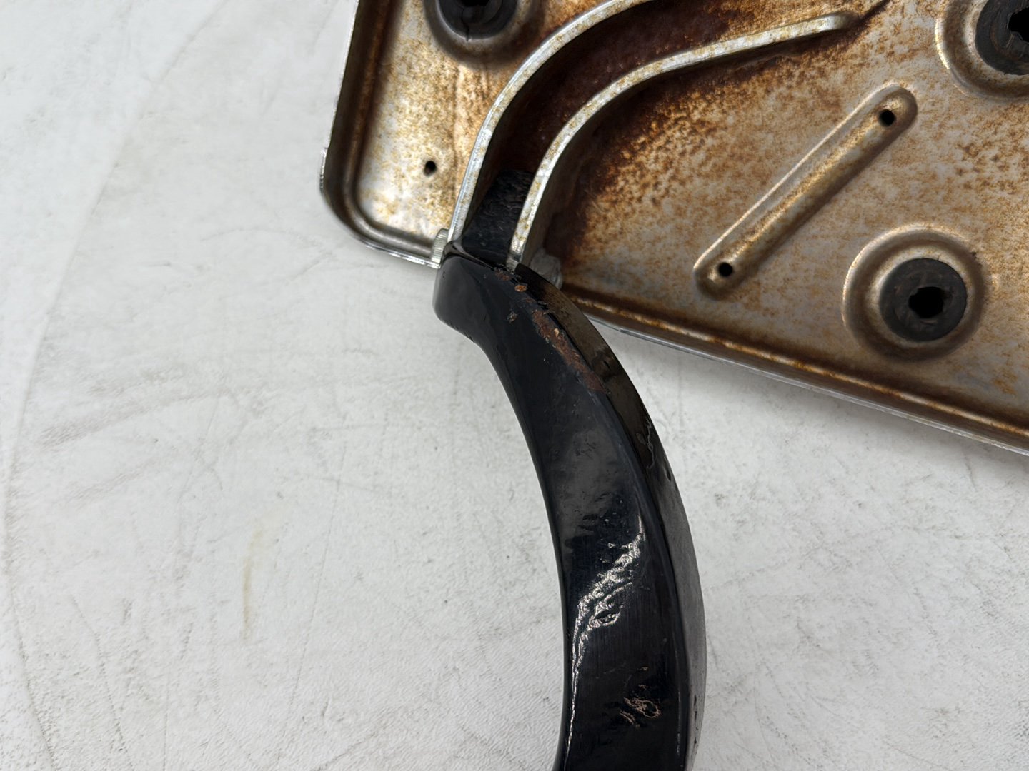 1999 - 2006 Harley-Davidson Touring Electra Glide Ultra Right Driver 1 Floorboard Foot Rest 50614-91A