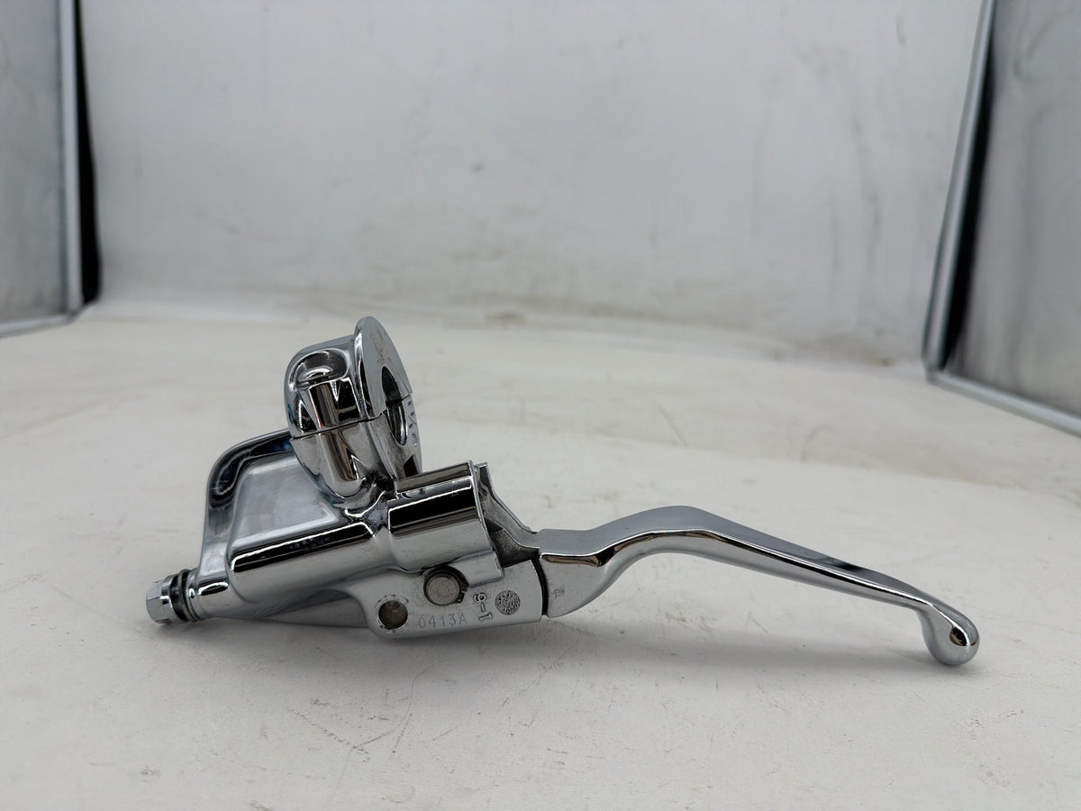 2003 Harley Electra Glide Touring OEM Front Right Brake Lever Master Cylinder
