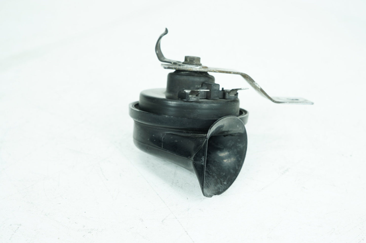 2007 - 2011 Harley-Davidson Touring Road Glide Signal Horn Klaxon Beep 69060-90E