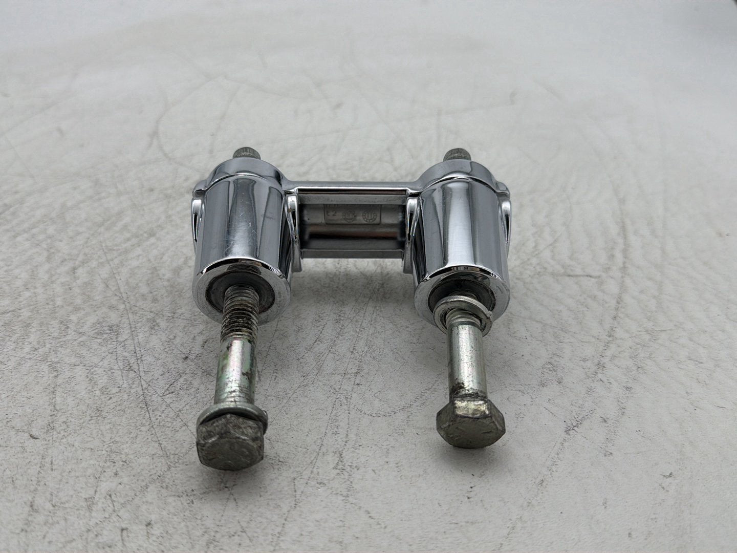 2011 Harley Heritage Softail Classic FLSTC OEM Front Handlebar Riser Top Clamp Chrome