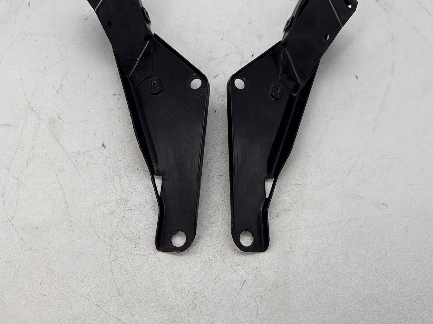 2006 Harley Touring FLHTCI Electra Glide Classic OEM Right Left Fairing Support Brackets