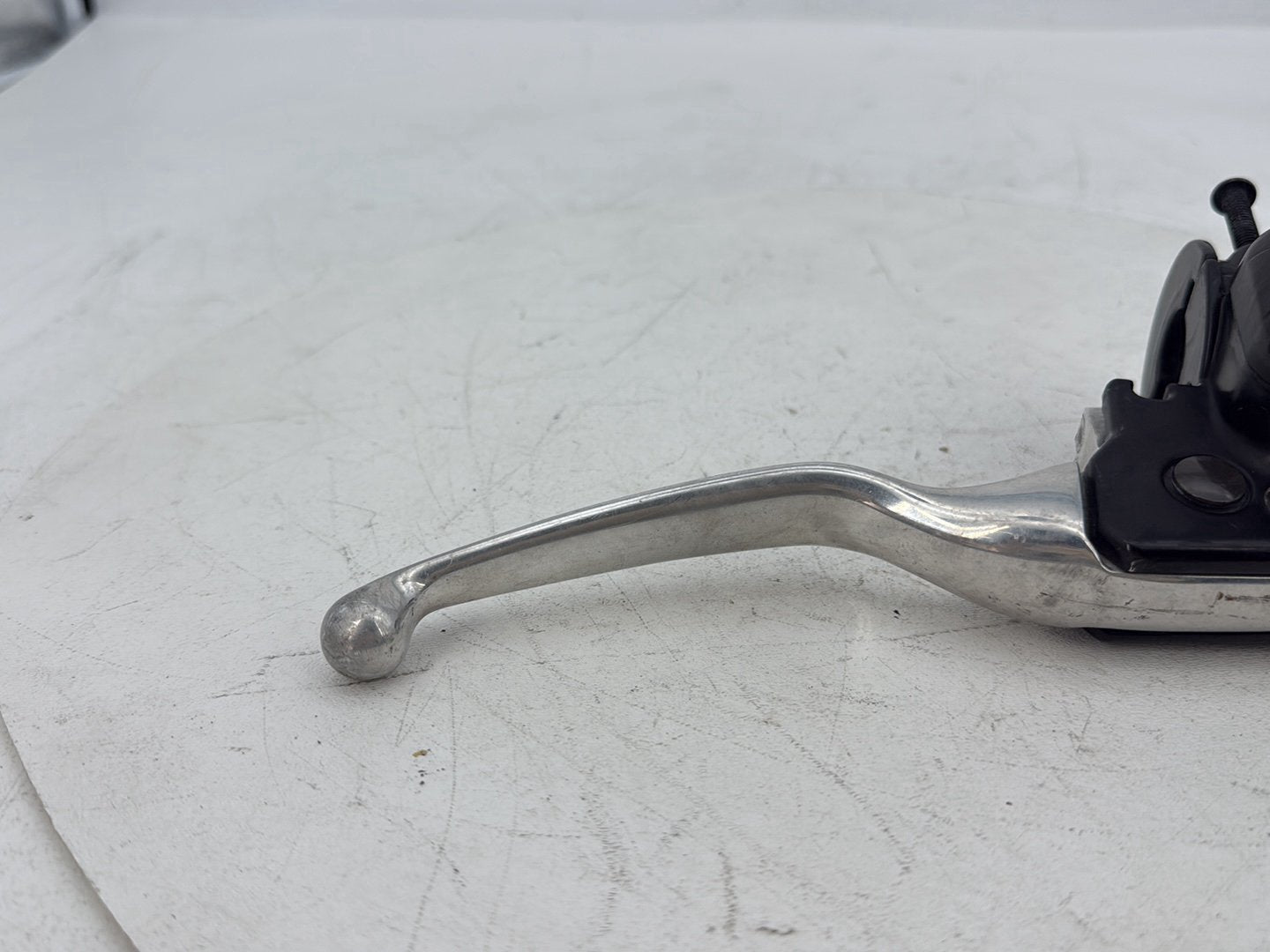 2008 - 2016 Harley-Davidson Touring Electra Glide Ultra Front Right Brake Lever Master Cylinder 44551-08C
