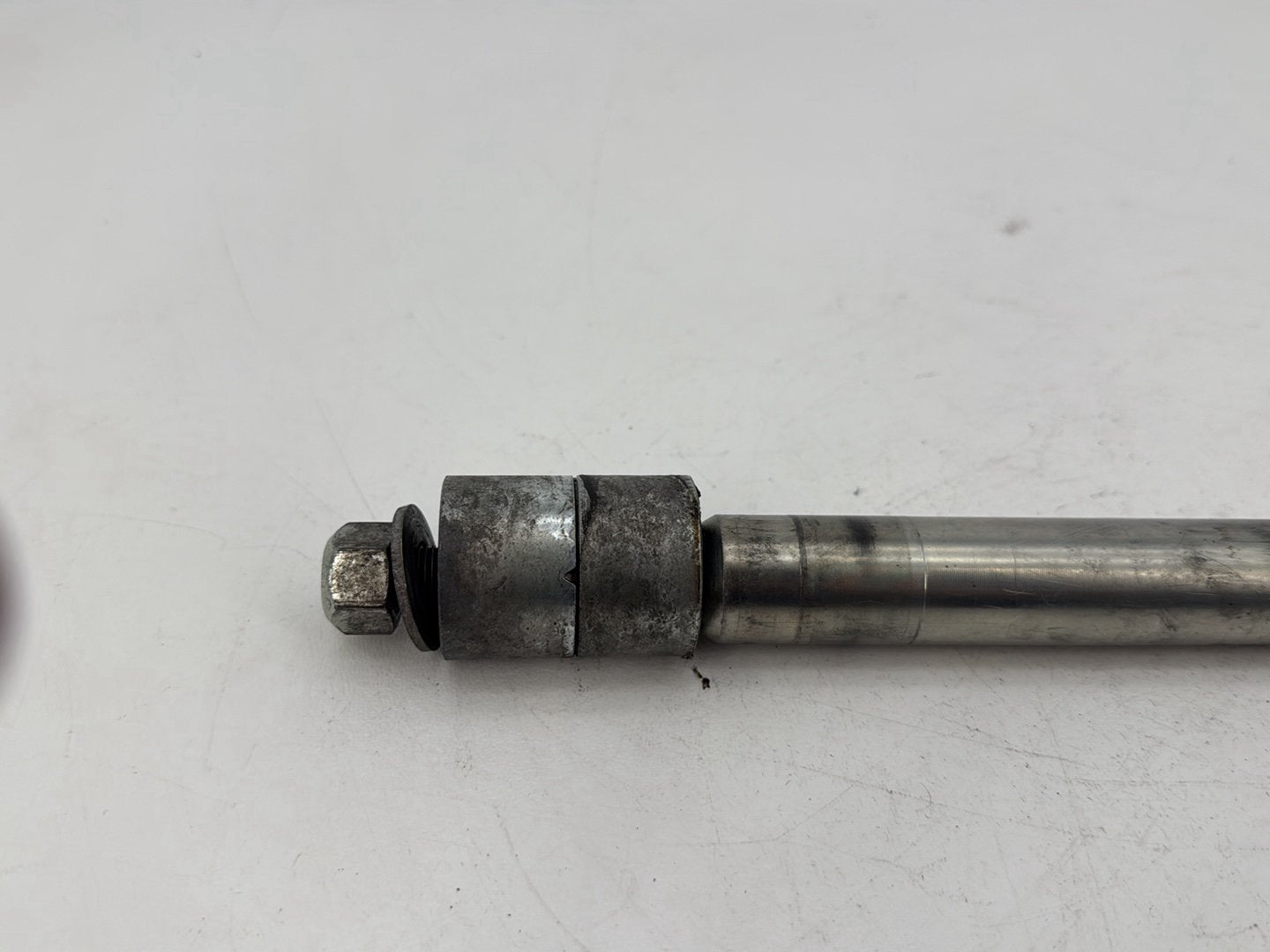 1999 - 2006 Harley-Davidson Touring Road King Custom Front Wheel Axle Bolt Shaft  	43364-00
