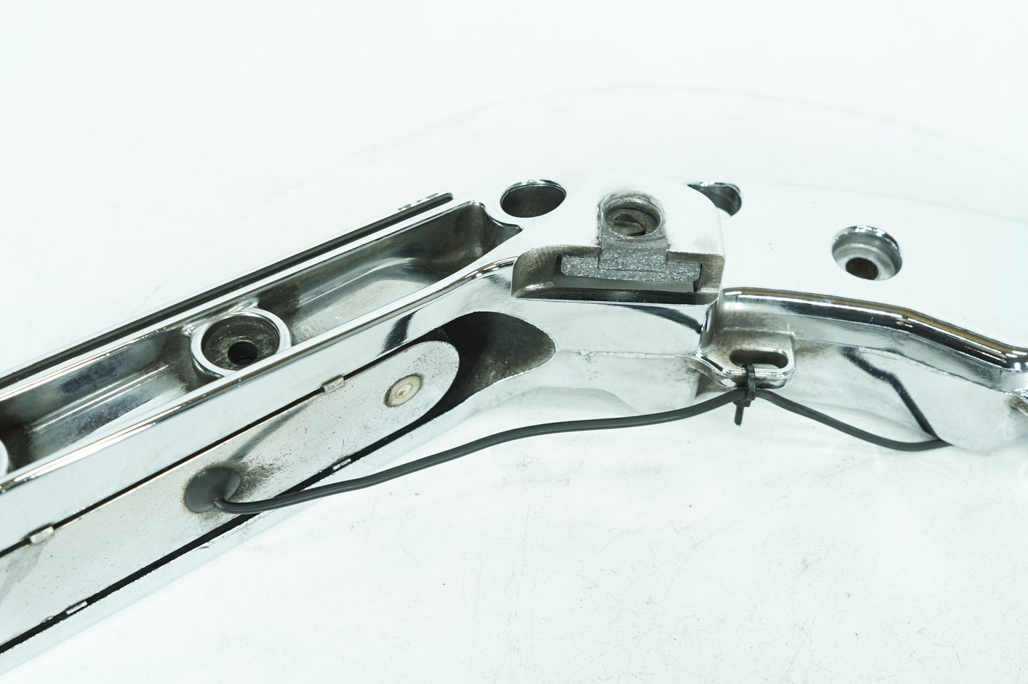 2008 - 2016 Harley-Davidson Touring Electra Glide Ultra Left Right Saddlebag Fender Struts Brackets 90200503