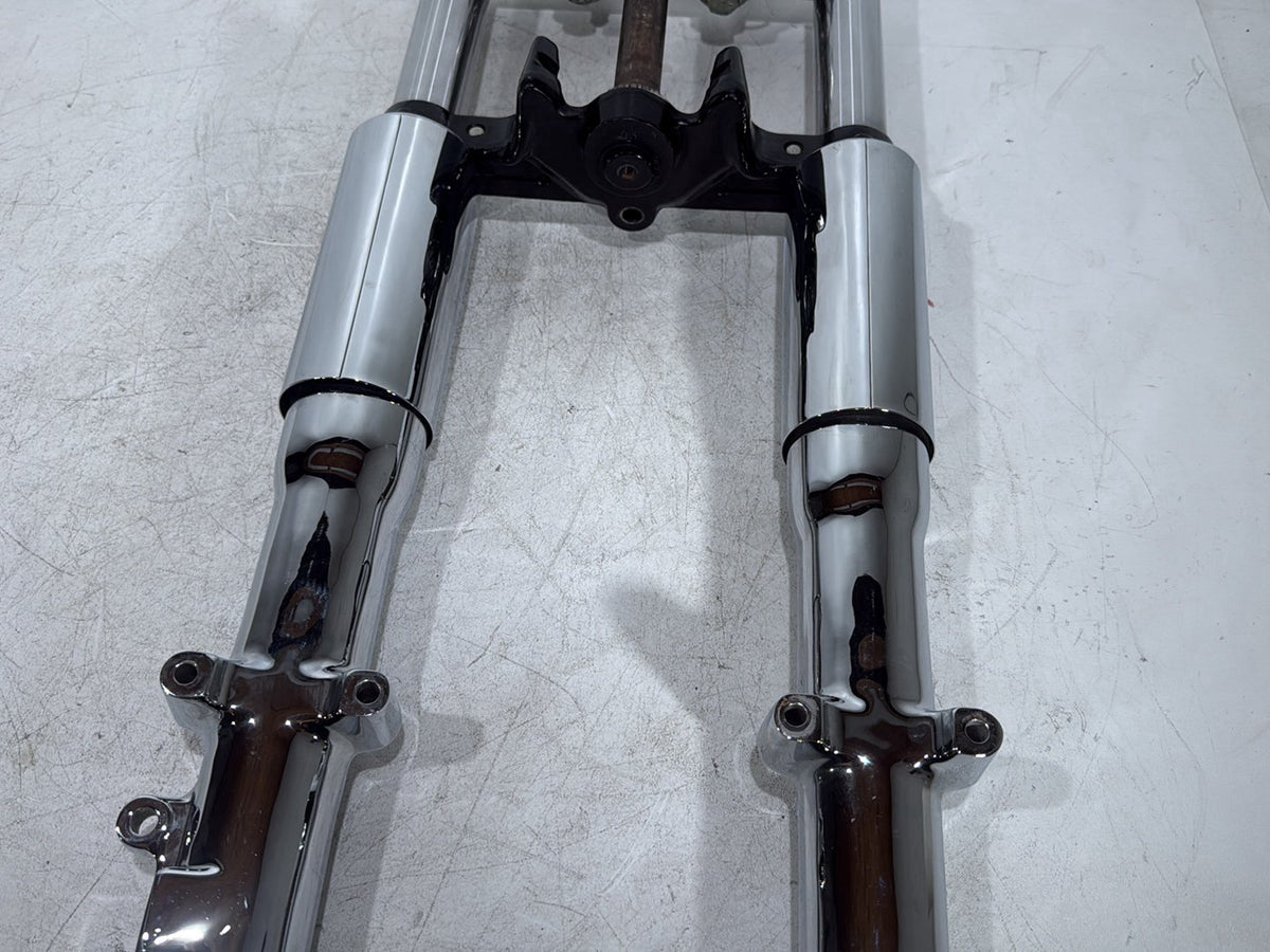 2005 Harley Softail Fat Boy OEM Front Triple Tree Set & LH RH Fork Legs Sliders