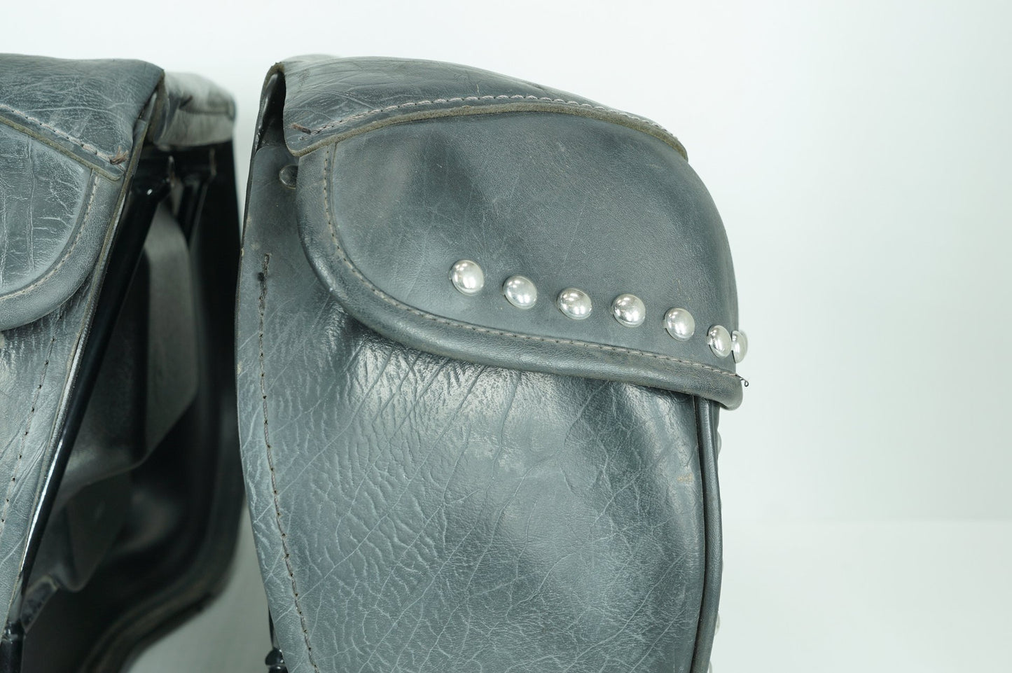 2007 - 2012 Harley-Davidson Softail Heritage Classic Rear Left Right Saddlebags Luggage Leather  	90476-06A