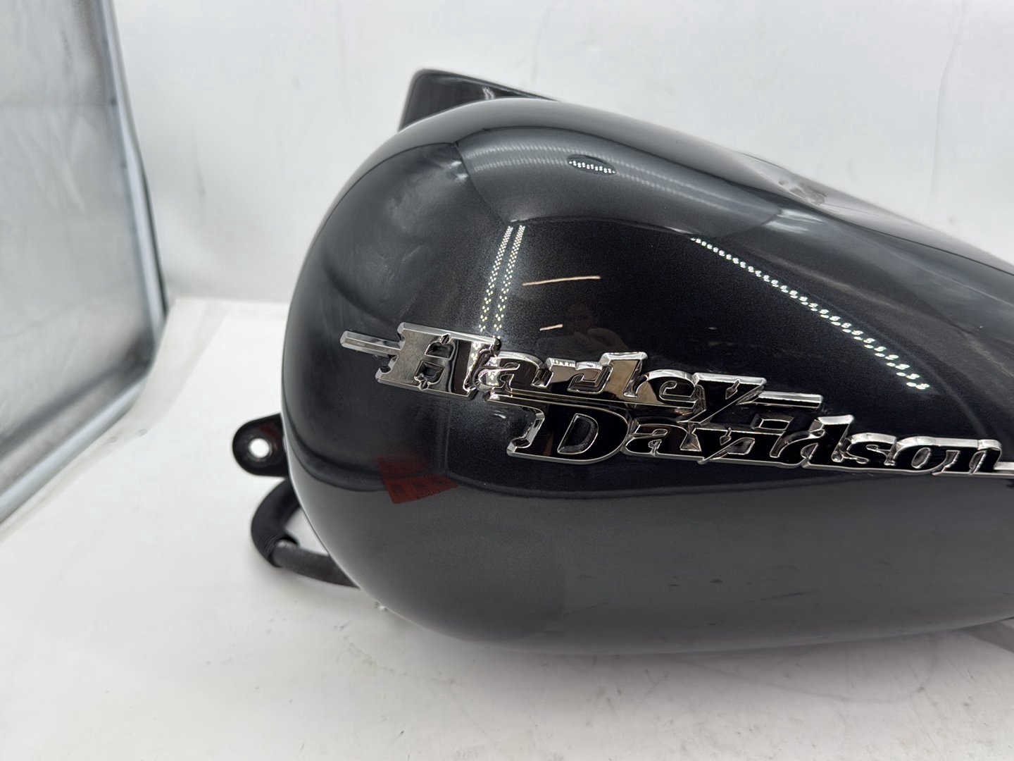 2007 Harley Street Glide Touring FLHX OEM Fuel Gas Tank Gasoline Reservoir