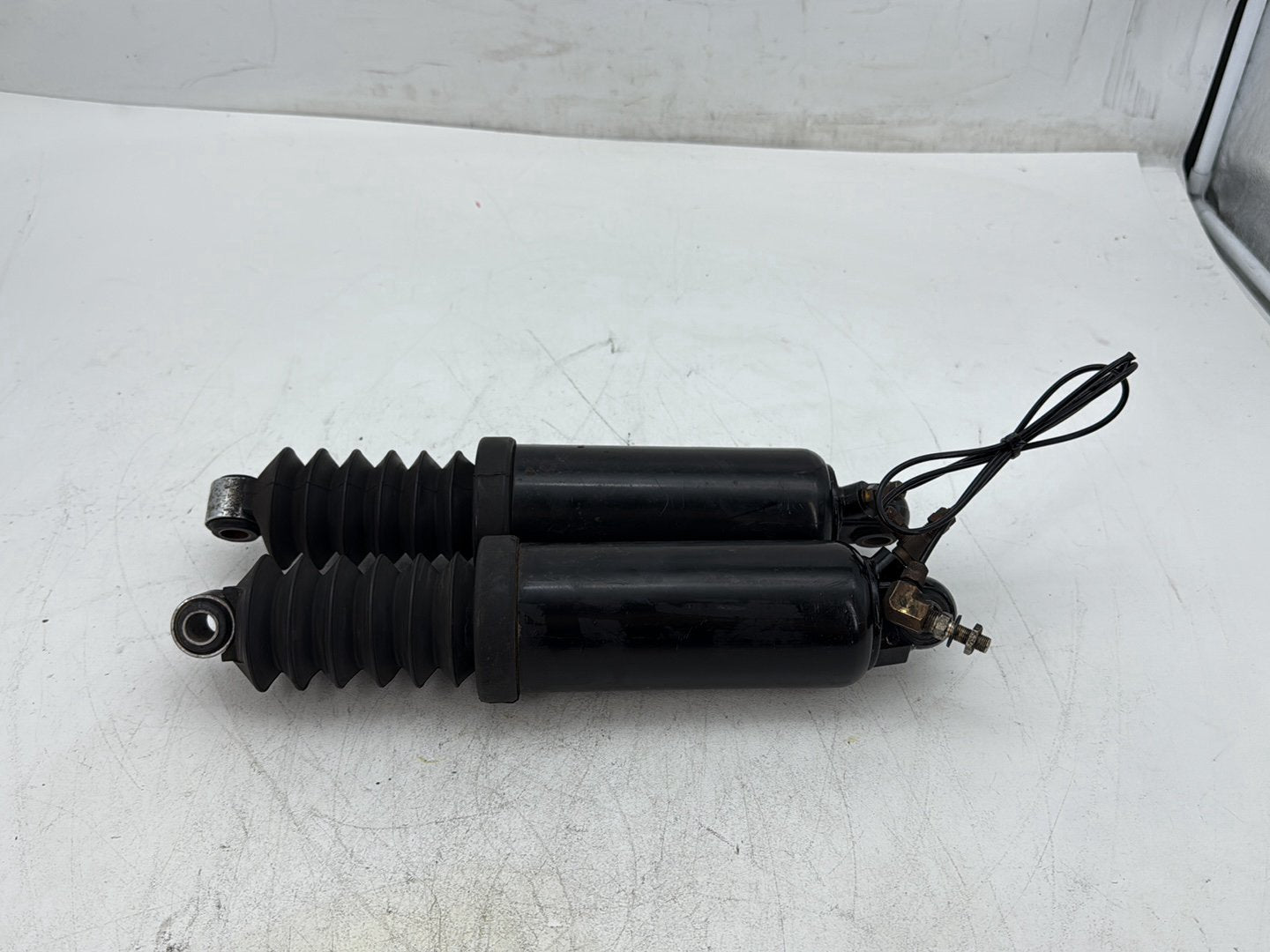 1996 Harley Electra Glide Touring FLHT OEM Rear Left Right Shock Absorbers