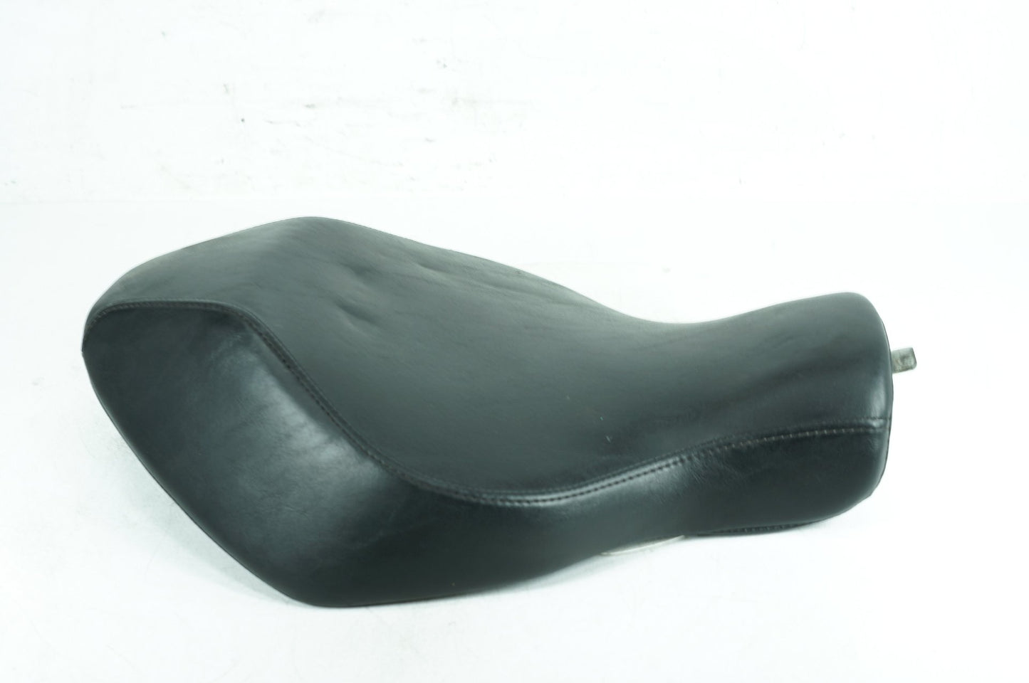 2004 - 2013 Harley-Davidson Sportster 1200 Low Rider Driver Solo Seat Pillion  	51532-07