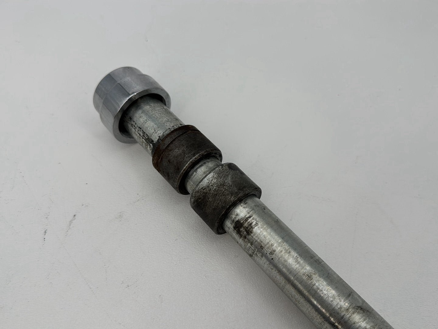 1999 - 2006 Harley-Davidson Touring Electra Glide Classic Front Wheel Axle Bolt Shaft 43364-00