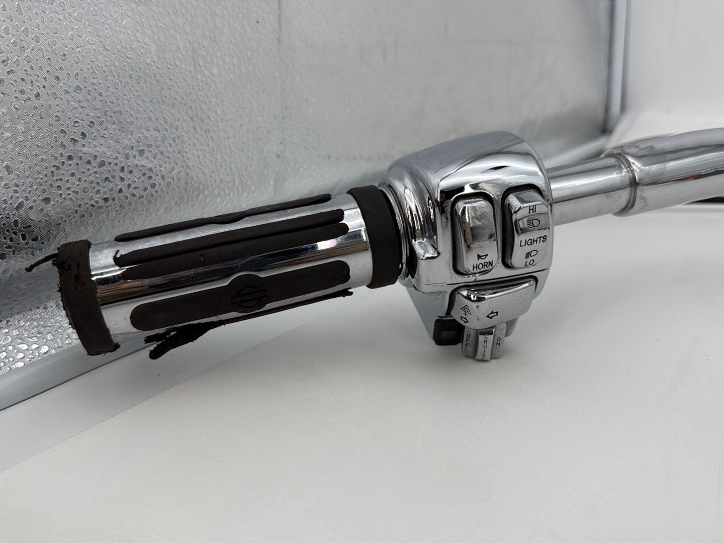 1999 - 2006 Harley-Davidson Touring Road King Classic Handlebars Left Right Switches Controls 71682-06A , 55947-00