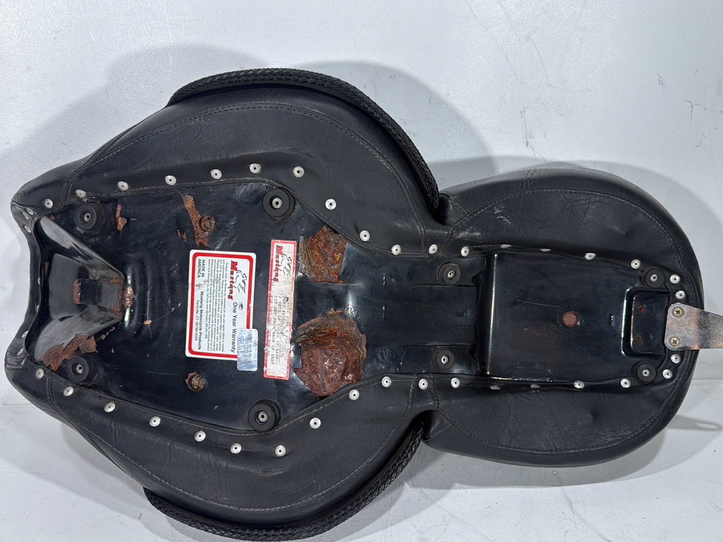 2000 Harley Dyna FXDWG Wide Glide OEM Passenger Rider Driver Seat Saddle