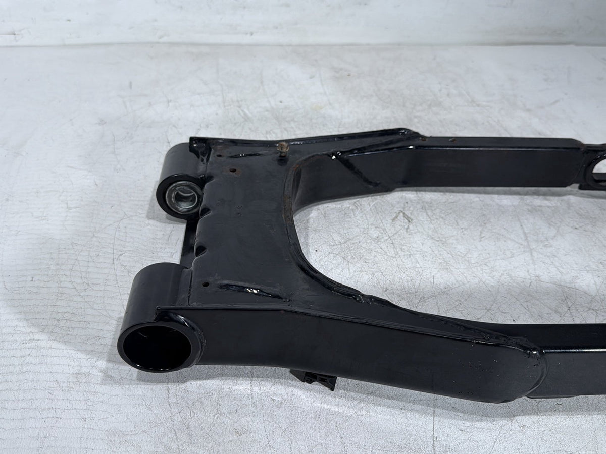 2006 Harley Electra Glide Touring Ultra FLHTCUI OEM Rear Fork Swingarm Swing Arm