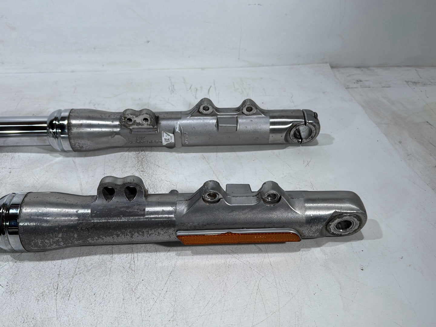 2015 Harley Dyna Low Rider FXDL OEM Front Triple Tree Set & LH RH Fork Legs Sliders