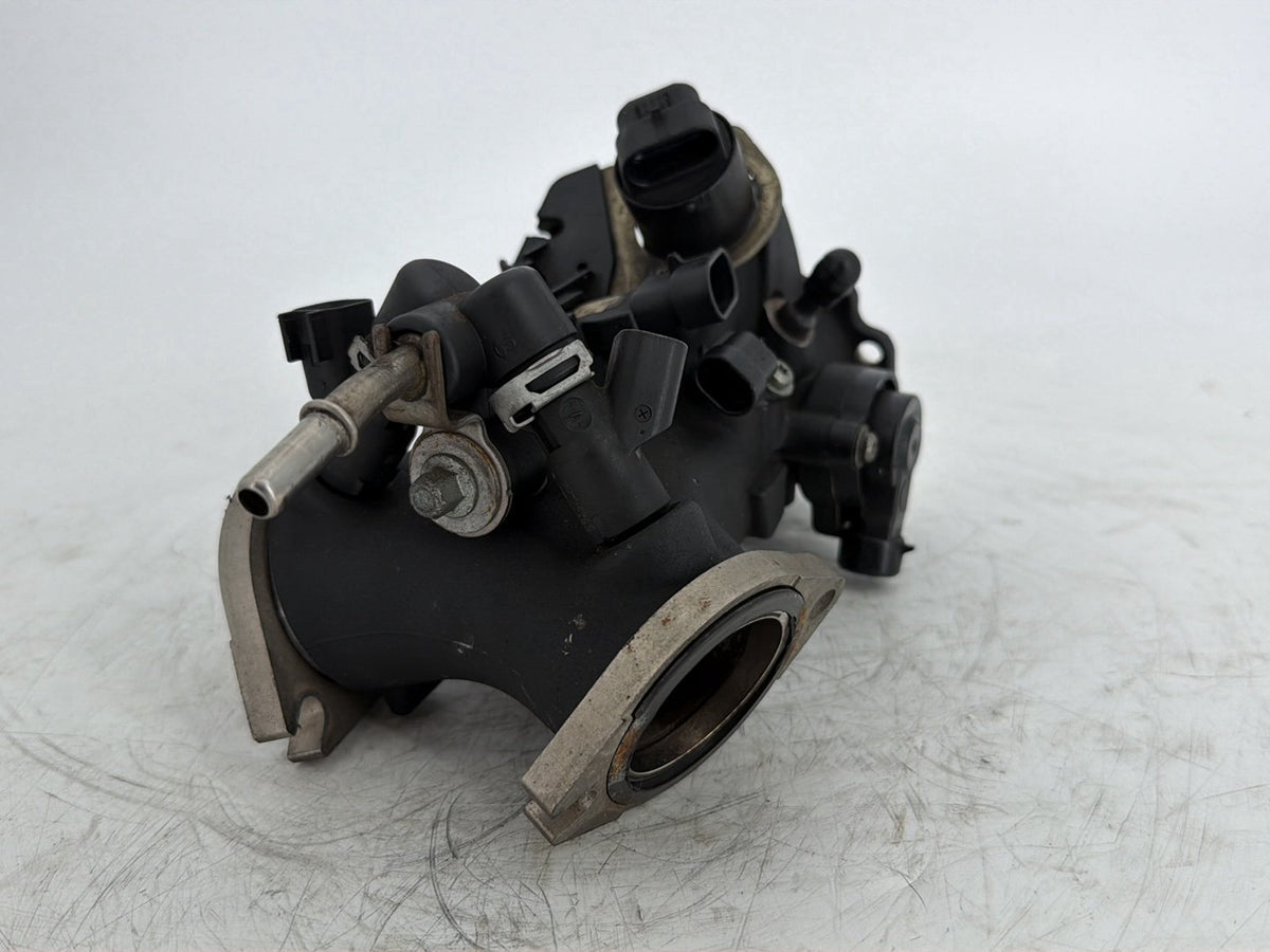 06 Harley Touring Electra Glide Classic OEM Engine Intake Manifold Throttle Body