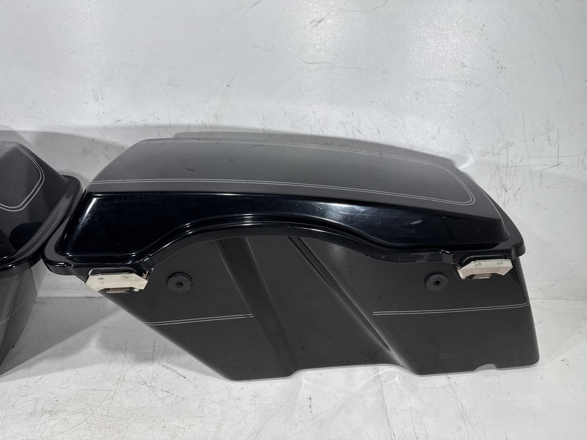 2009 Harley Electra Glide Touring Ultra OEM Left Right Saddlebags Luggage NOKey