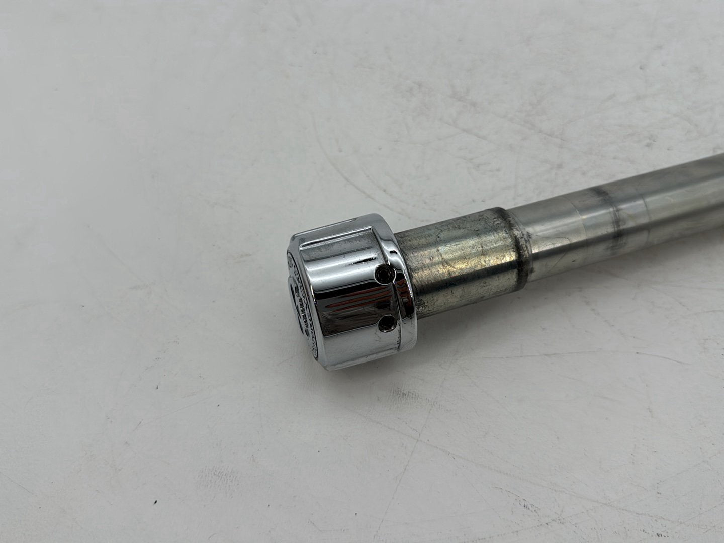 1999 - 2006 Harley-Davidson Touring Road King Classic Front Wheel Axle Bolt Shaft  	43364-00
