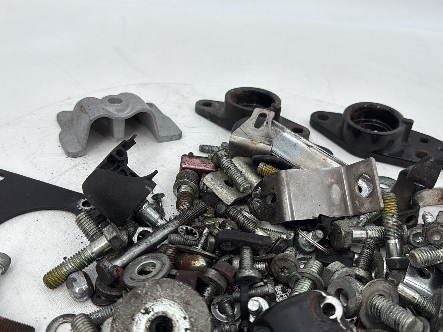 1999 - 2006 Harley-Davidson Touring Electra Glide Hardware Bolts Nuts & Brackets w/ Left Right Fork Swingarm Brackets