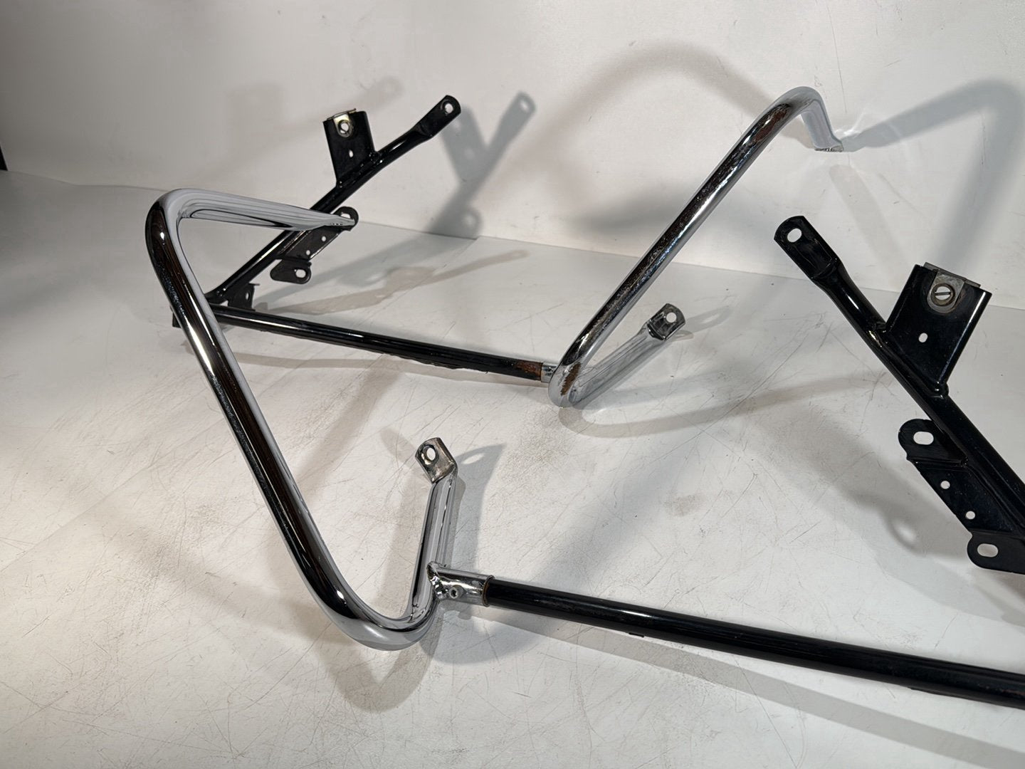 2008 - 2016 Harley-Davidson Touring Electra Glide Ultra Rear Left Right Saddlebag Guard Rails Bar 	49194-09A