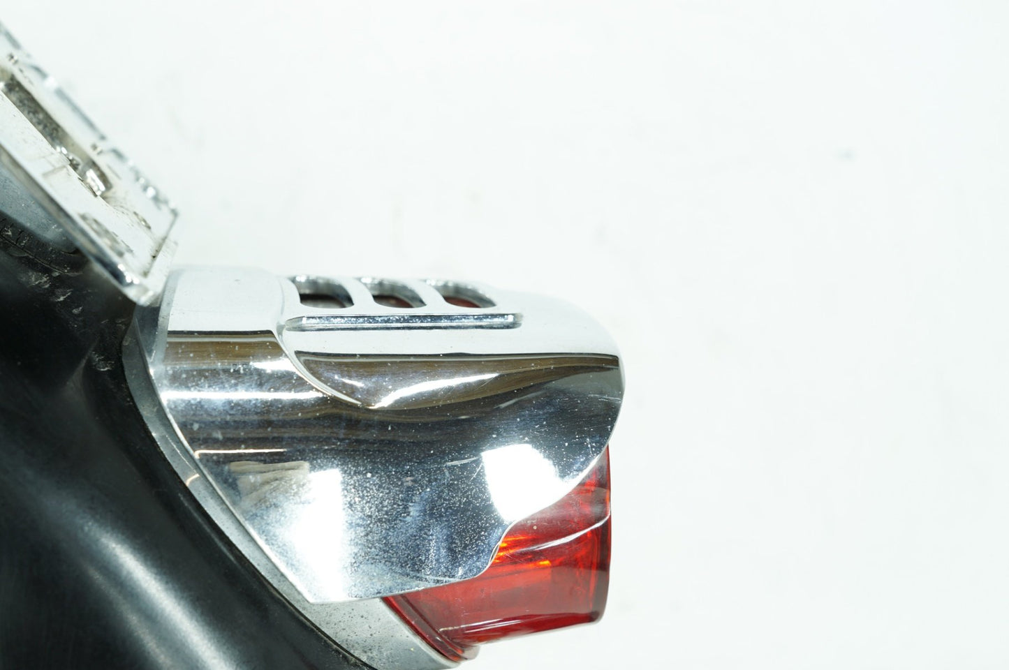 1999 - 2006 Harley-Davidson Touring Electra Glide Rear Wheel Fender Taillight Brake Lamp 59579-01B