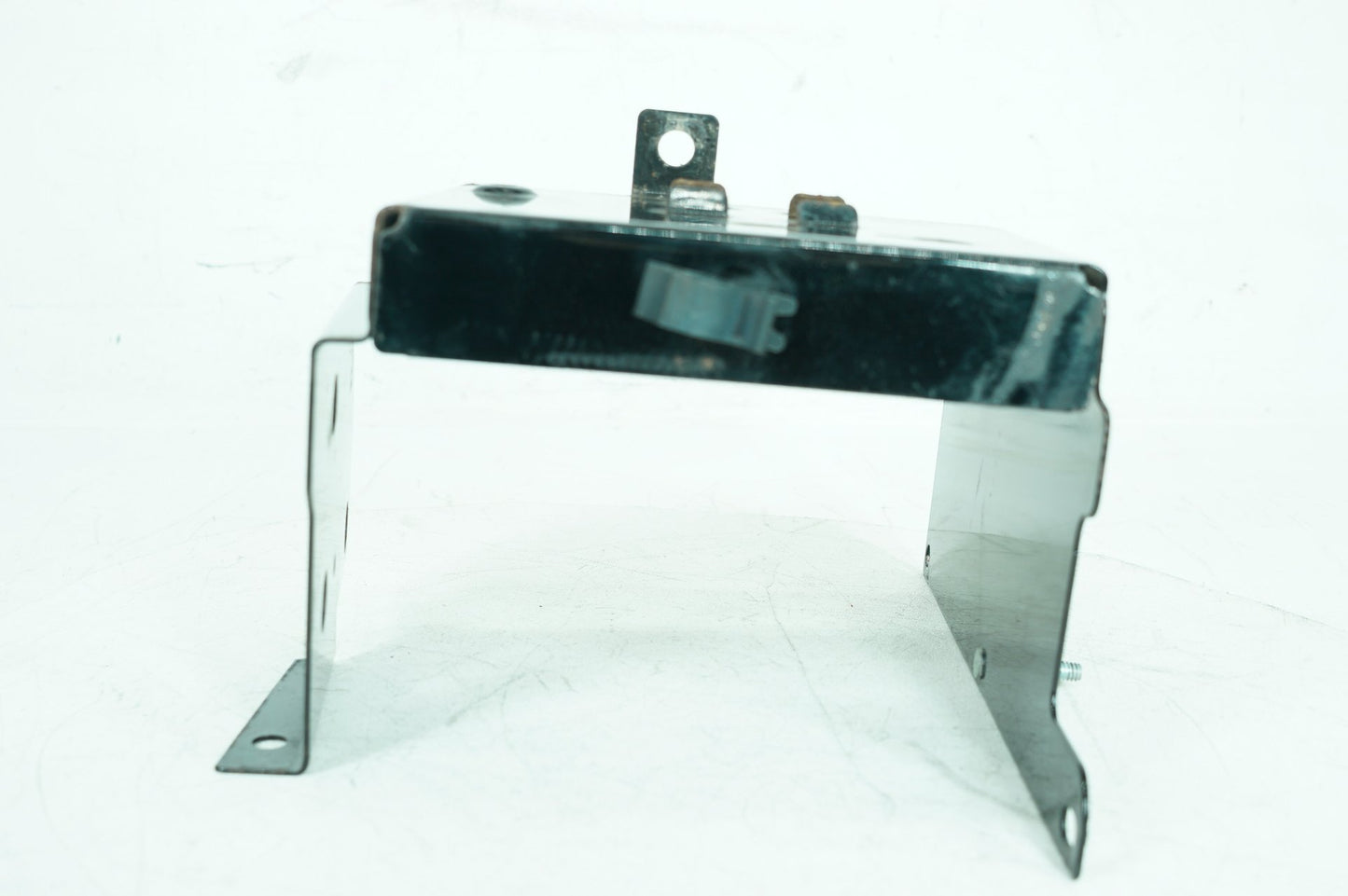 2007 - 2011 Harley-Davidson Touring Street Glide Battery Tray Bracket Holder Carrier 66281-02A