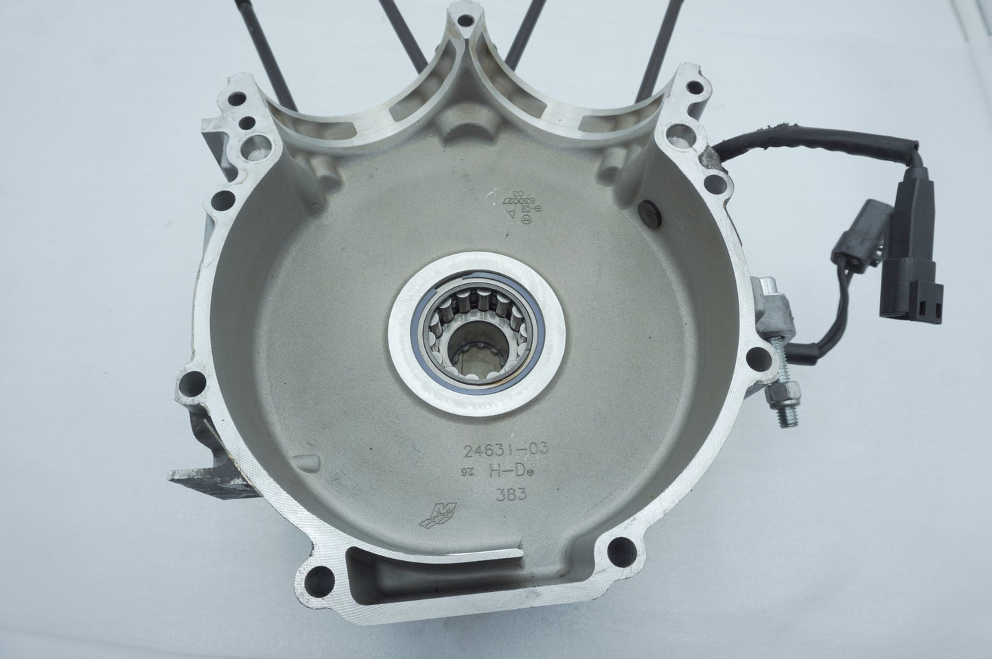 1999 - 2006 Harley-Davidson Dyna Super Glide Crankcase Shaft Engine Motor Cover 24631-03