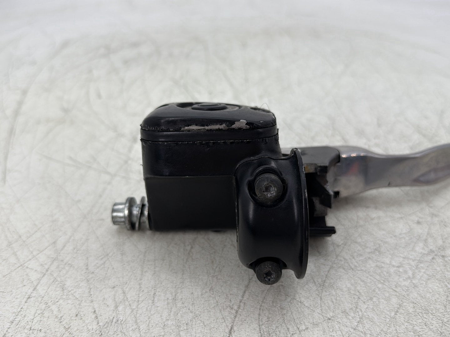 2012 Harley Dyna Super Glide Custom FXDCI OEM Front Right Brake Lever Master Cylinder