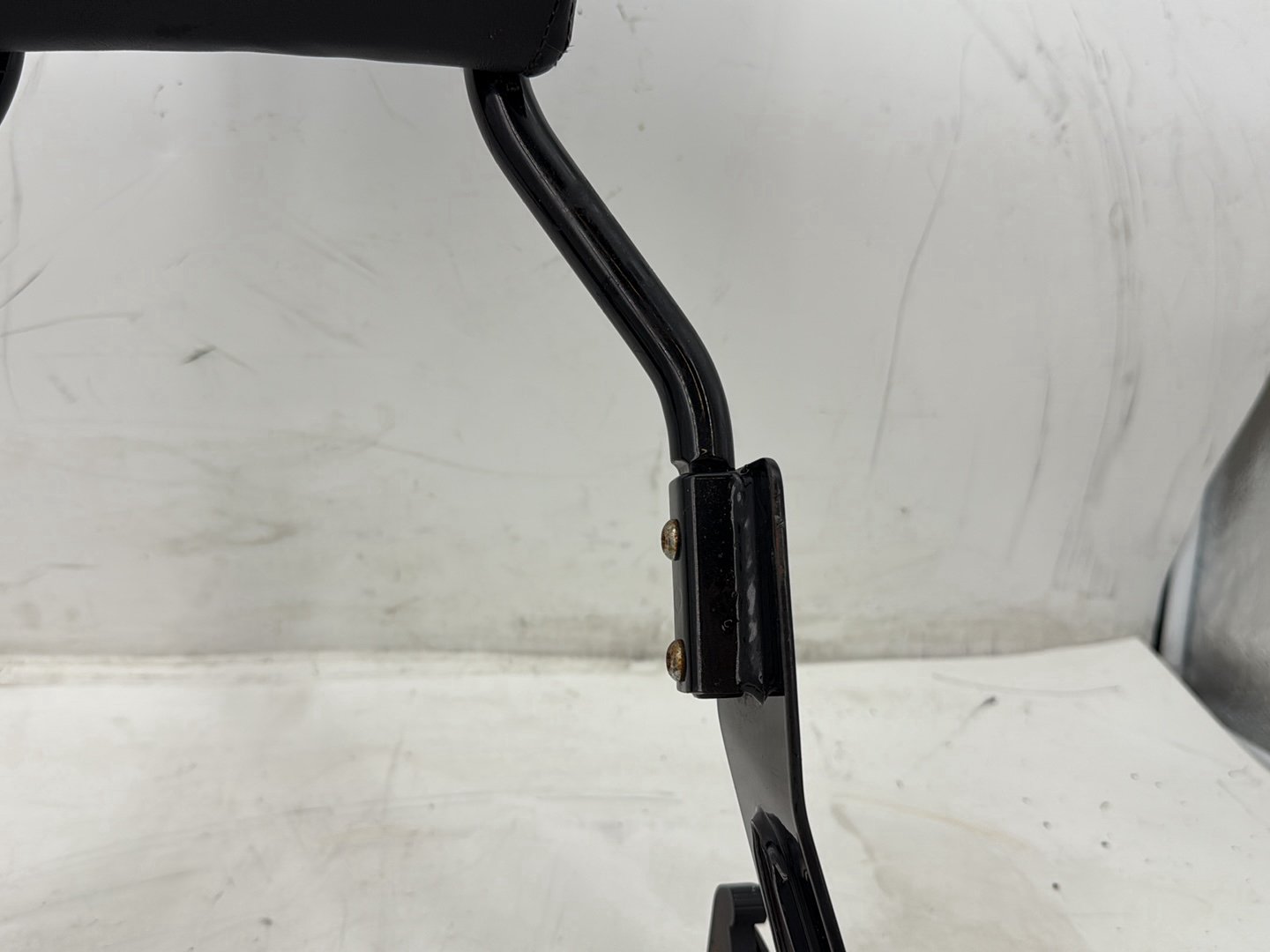 2012 Harley Dyna FXDF Fat Bob OEM Rear Sissy Bar w/ Backrest Cushion Pad