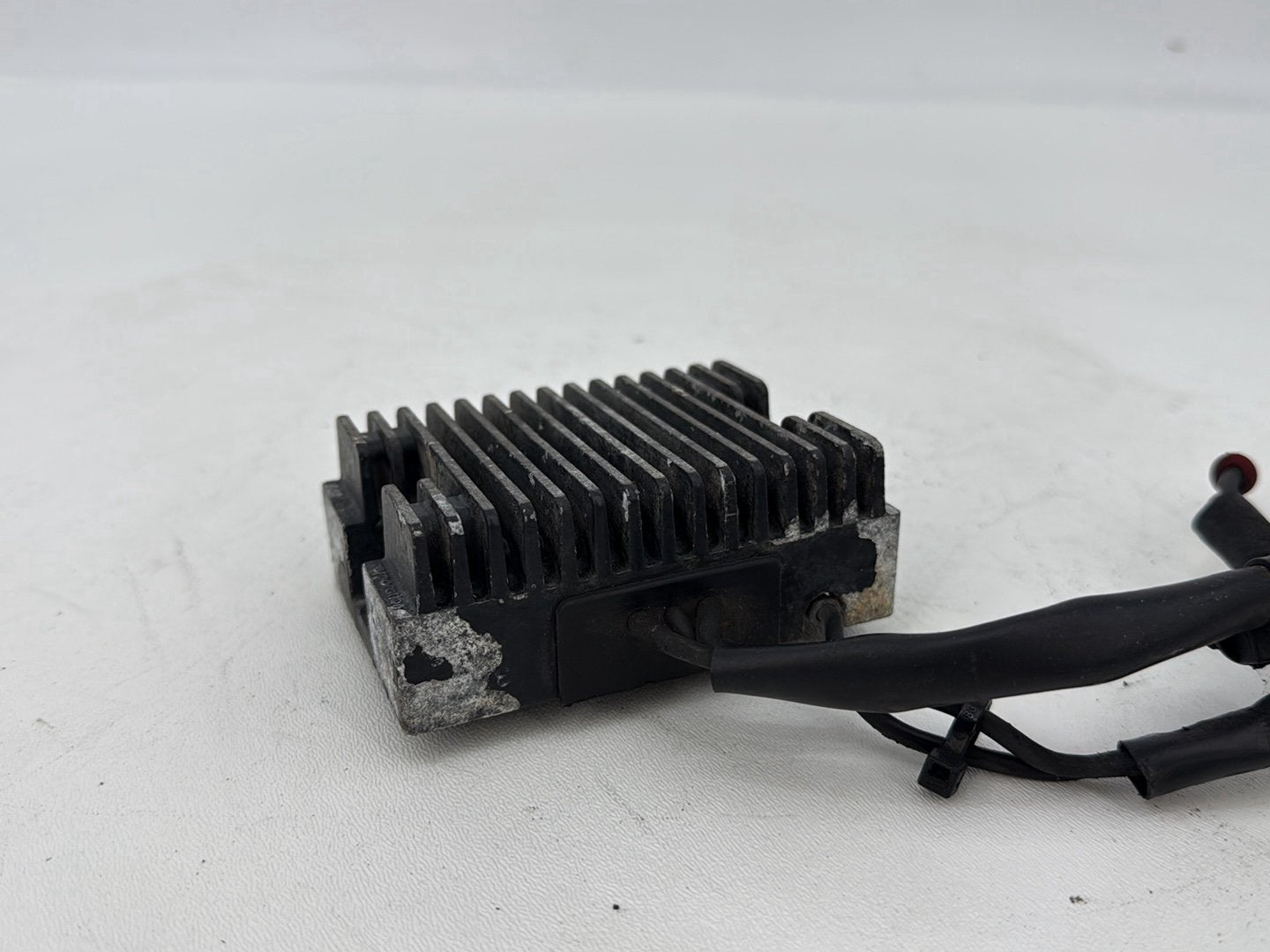 2004 - 2013 Harley-Davidson Sportster 883 Custom Voltage Regulator Rectifier  74523-04