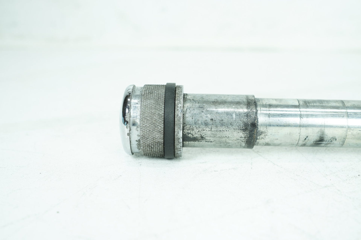 1999 - 2006 Harley-Davidson Touring Electra Glide Classic Front Wheel Axle Bolt Shaft 43364-00