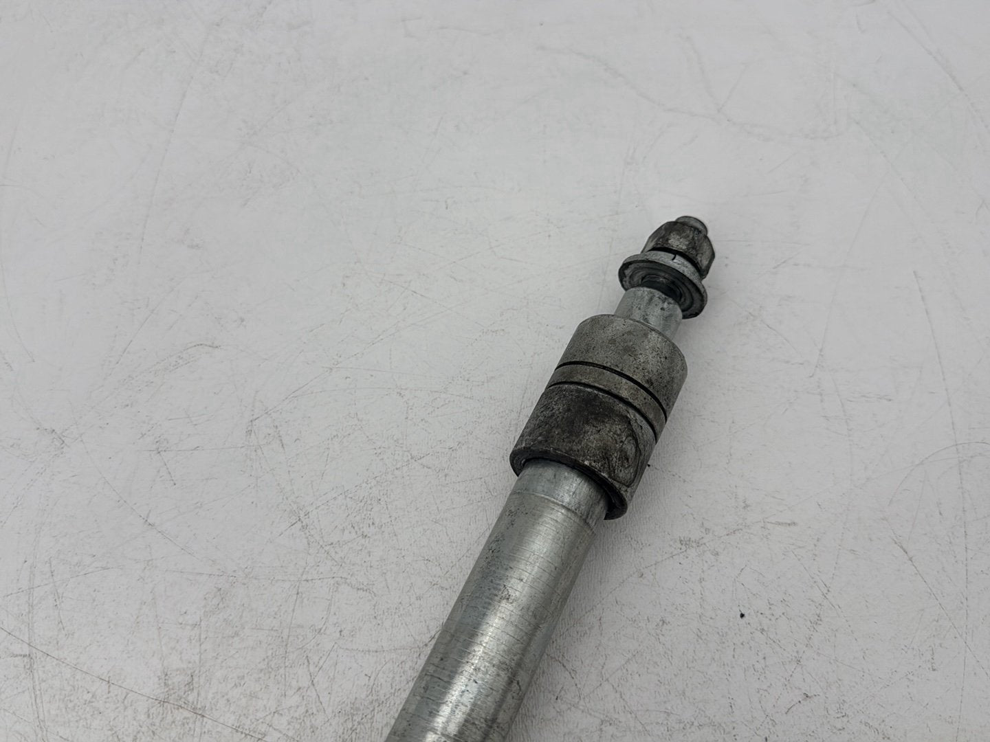 1999 - 2006 Harley-Davidson Touring Electra Glide Classic Front Wheel Axle Bolt Shaft 43364-00